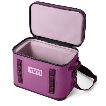 Yeti Hopper Flip 18 Soft Cooler Nordic Purple