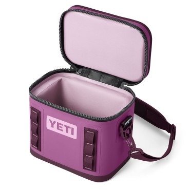 Yeti Hopper Flip 8 Soft Cooler Nordic Purple