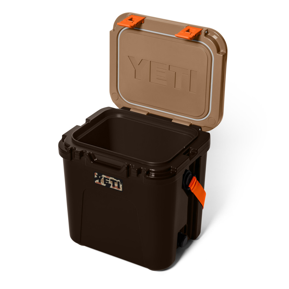 YETI Roadie 24 2.0 Cooler Wetlands Camo