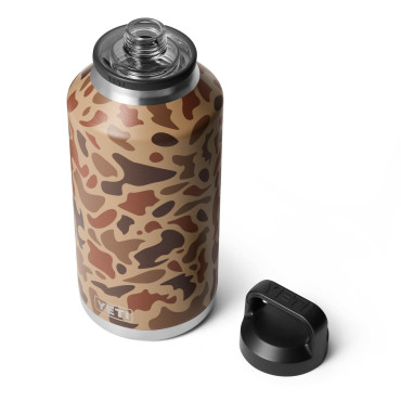 YETI Rambler 64 Oz Chug Bottle Wetlands Camo