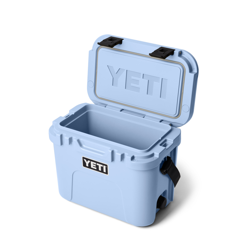YETI Roadie 15 Big Sky Blue